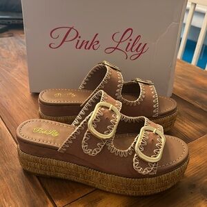 Cute wedge sandals NWT 7
